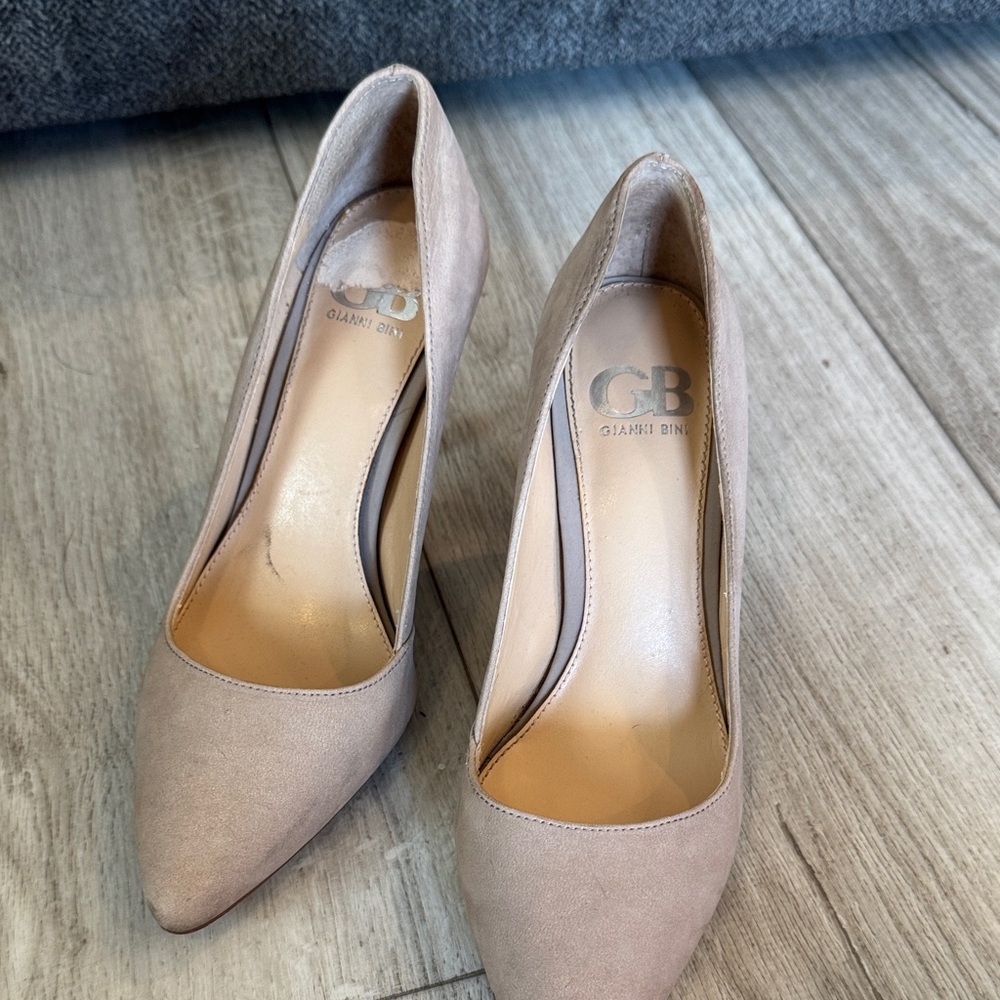 Gianni Bini Women's Beige Heels